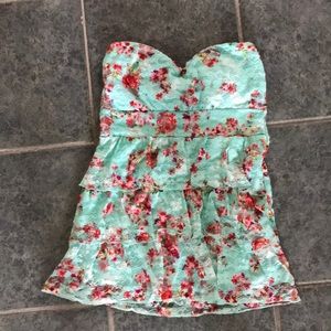 🌸Floral and lace halter top🌸